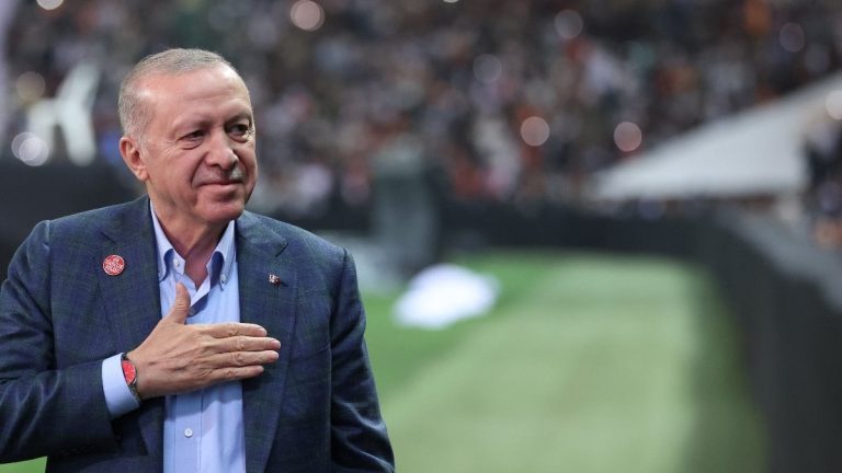 AK Parti Gençlik Kolları’nın Erdoğan için hazırladığı şarkı Kocaeli’nde tanıtıldı
