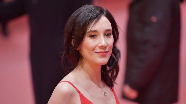 Sibel Kekilli evlendiğini duyurdu, gelinlikli paylaşımıyla dikkat çekti